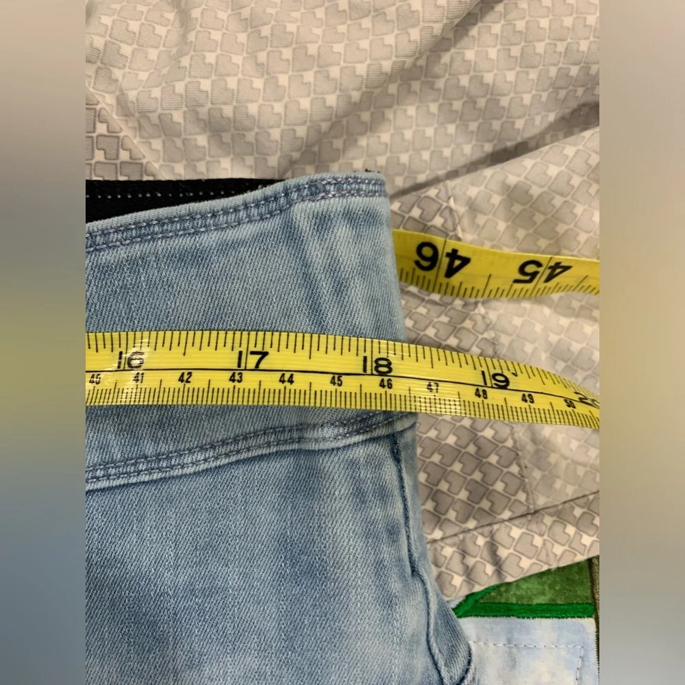 Light wash leggings - Picture 3 of 4